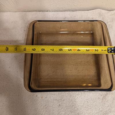 Pyrex glass casserole dish