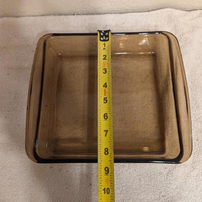Pyrex glass casserole dish