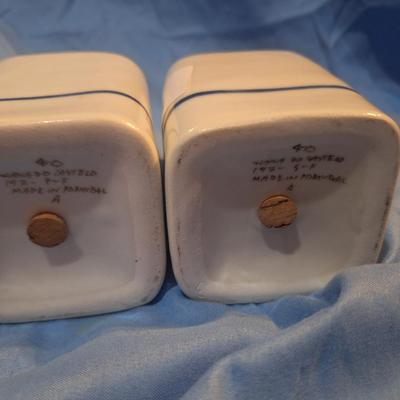 Sale Photo Thumbnail #531: Square ceramic salt and pepper shakers