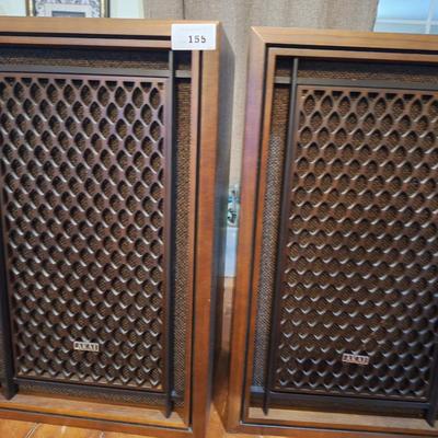 Sale Photo Thumbnail #617: tested and sound great.  Front honeycomb like thing is in great shape.  There are light scratches on some of the exterior but nothing some furniture polish won't fix.