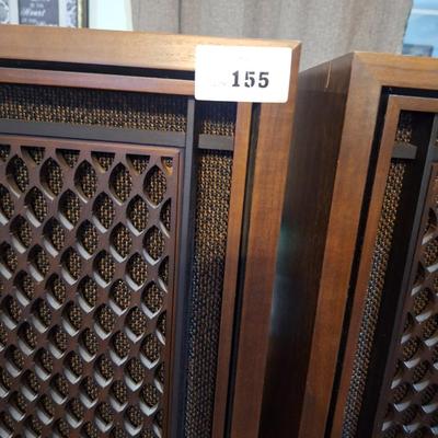 Sale Photo Thumbnail #619: tested and sound great.  Front honeycomb like thing is in great shape.  There are light scratches on some of the exterior but nothing some furniture polish won't fix.