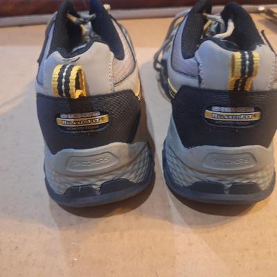Sale Photo Thumbnail #651: Men's Skechers sz 10