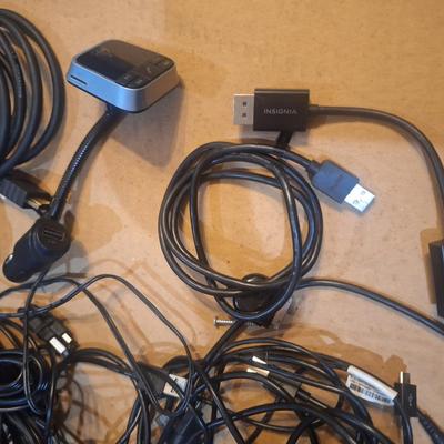 Sale Photo Thumbnail #661: bundle of cords, looks like power cords, one HDMI, and other random cords