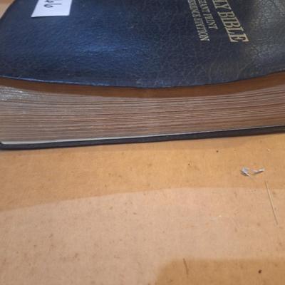 Sale Photo Thumbnail #682: Large Print Holy Bible