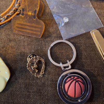 Sale Photo Thumbnail #773: misc jewelry bundle