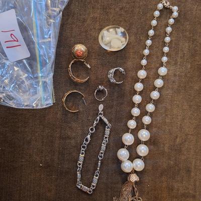 Sale Photo Thumbnail #775: misc jewelry bundle