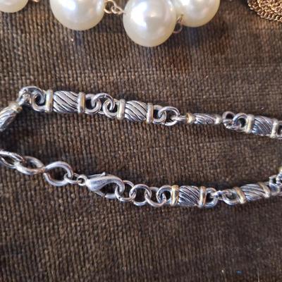 Sale Photo Thumbnail #779: misc jewelry bundle