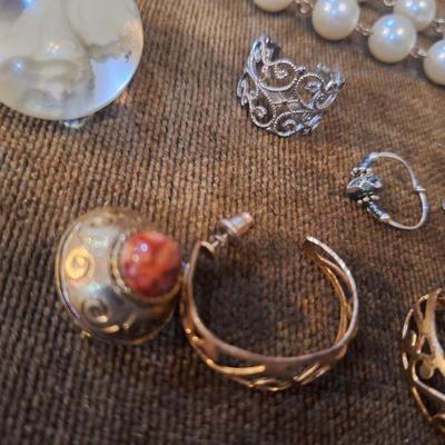 Sale Photo Thumbnail #777: misc jewelry bundle