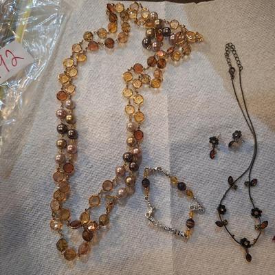 Sale Photo Thumbnail #781: misc jewelry bundle