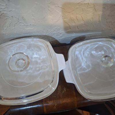 Sale Photo Thumbnail #822: one is slighlty larger then the other.  Probably a 1.5 and 2qt