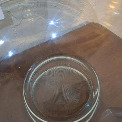 Sale Photo Thumbnail #835: pyrex clear mixing bowls