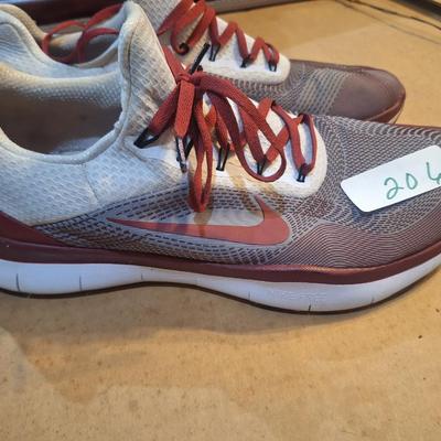Sale Photo Thumbnail #846: size 14 is hard to find in stores! Better grab them up.