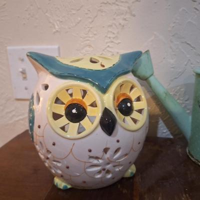 Sale Photo Thumbnail #927: Owl, frog and water pitcher