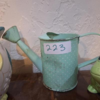 Sale Photo Thumbnail #928: Owl, frog and water pitcher