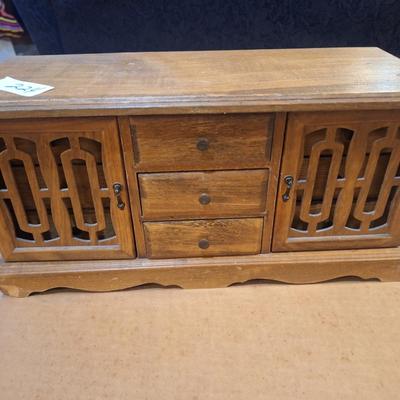 Sale Photo Thumbnail #932: top doesn't open, but all drawers do.