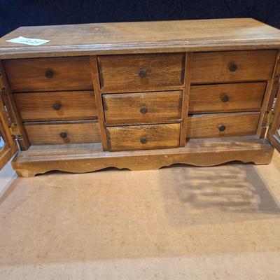 Sale Photo Thumbnail #931: top doesn't open, but all drawers do.