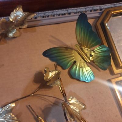 Sale Photo Thumbnail #957: not a home interior expert but these look like the butterflies and small mirrors.  This is all in a box together