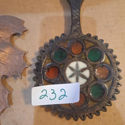 Sale Photo Thumbnail #964: wind chime and trivet
