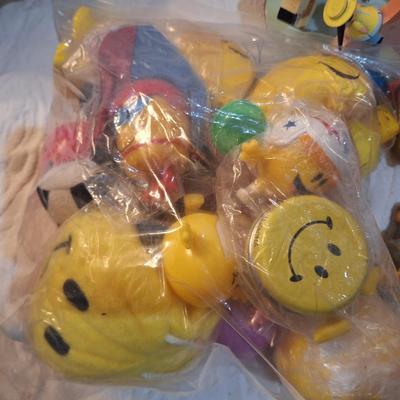 Sale Photo Thumbnail #1017: toys- some are vintage