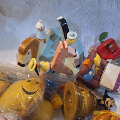 Sale Photo Thumbnail #1016: toys- some are vintage
