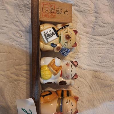 Sale Photo Thumbnail #1073: lucky cat figurine