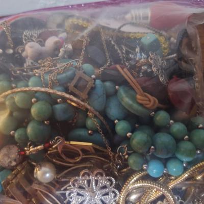 Sale Photo Thumbnail #1141: some are broken or mismatched and probably a few are complete.  Nothing is gold or sterling