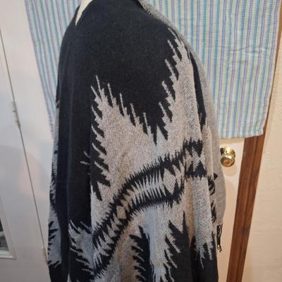 Sale Photo Thumbnail #1178: Kimono style scarf