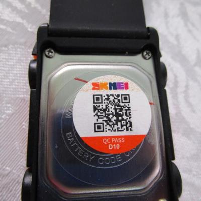 Sale Photo Thumbnail #219: Has chronogram mode, alarm mode, & normal time display mode.  Lights up. Includes instructions