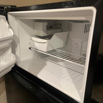 Kenmore Black Refrigerator (T1-MG)