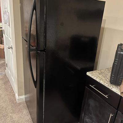 Kenmore Black Refrigerator (T1-MG)