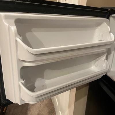 Kenmore Black Refrigerator (T1-MG)