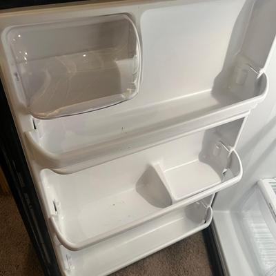 Kenmore Black Refrigerator (T1-MG)