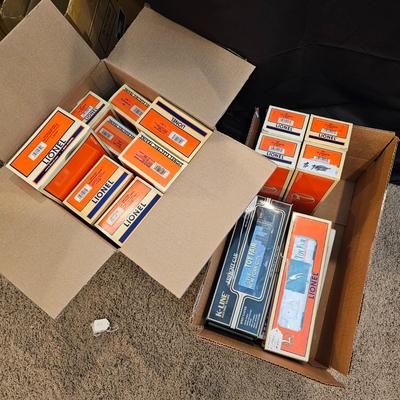 Artrain & Toy Fair Cars + Boxes (T2-JS)