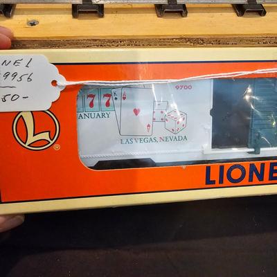 Artrain & Toy Fair Cars + Boxes (T2-JS)