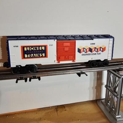 Artrain & Toy Fair Cars + Boxes (T2-JS)