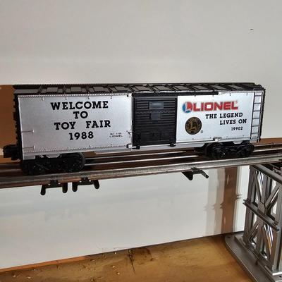 Artrain & Toy Fair Cars + Boxes (T2-JS)