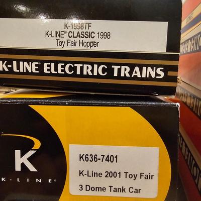 Artrain & Toy Fair Cars + Boxes (T2-JS)