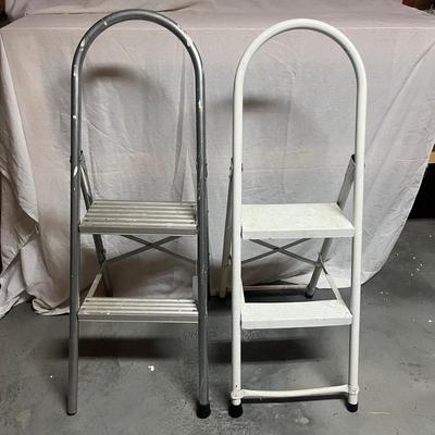 Pair of Stepladders (W-MG)