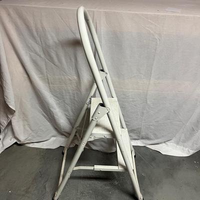 Pair of Stepladders (W-MG)