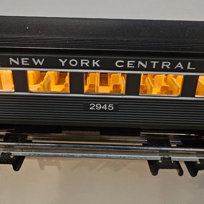 NYC E8 A-B-A Passenger Set w/Eight Cars (T1-JS)