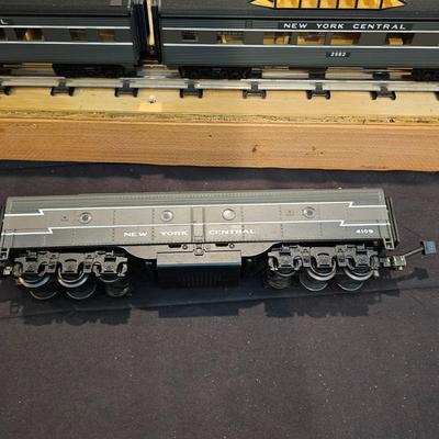 NYC E8 A-B-A Passenger Set w/Eight Cars (T1-JS)