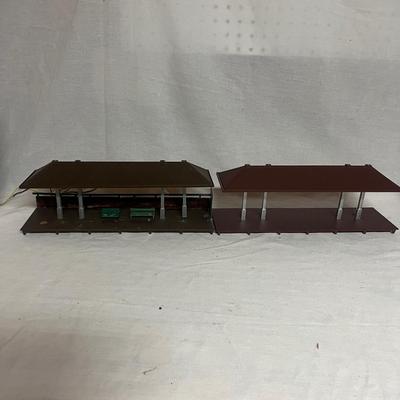O Gauge Model Train Lighted Stations & More (W-MG)