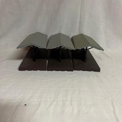 O Gauge Model Train Lighted Stations & More (W-MG)