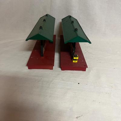 O Gauge Model Train Lighted Stations & More (W-MG)