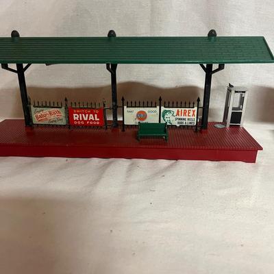O Gauge Model Train Lighted Stations & More (W-MG)