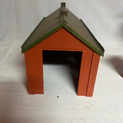O Gauge Model Train Lighted Stations & More (W-MG)