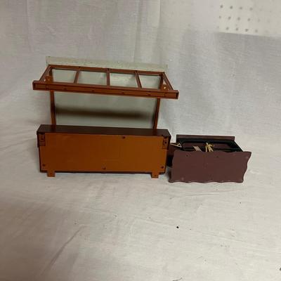 O Gauge Model Train Lighted Stations & More (W-MG)