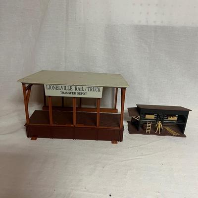 O Gauge Model Train Lighted Stations & More (W-MG)