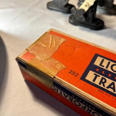 Vintage Lionel Crossing Gates & More O Scale (LR-RG)