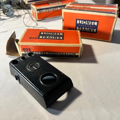 Vintage Lionel Lamp Posts & No. 022 Controller O Scale (LR-RG)